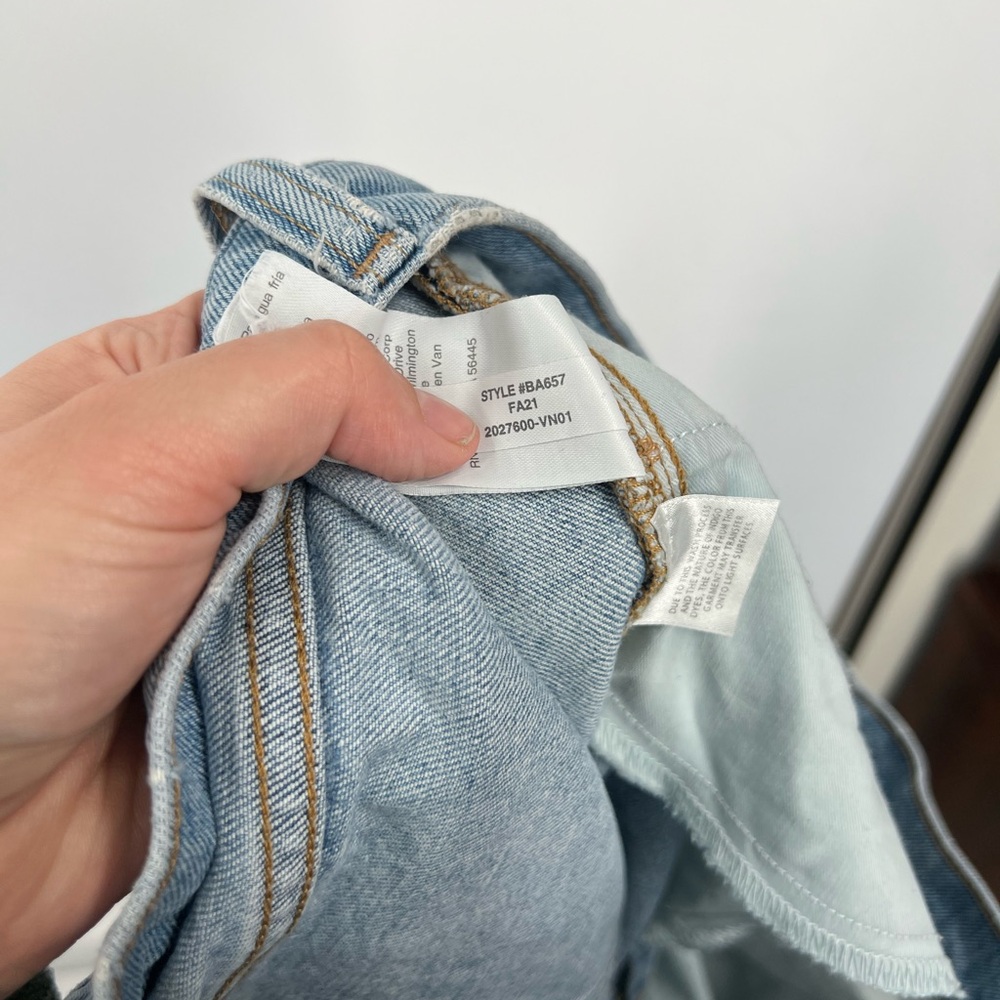 J. Crew High-Rise '90s Classic Straight Jeans in Honeydew Wash - Picture 9 of 9